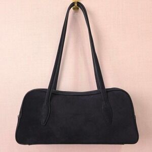 Madewell The Top-Zip Shoulder Bag Black leather handbag with adjustable strap